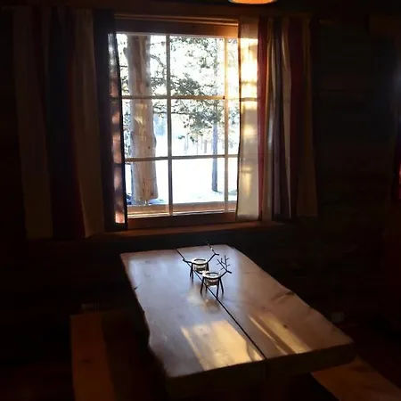 Arctic Log Cabin شاليه *