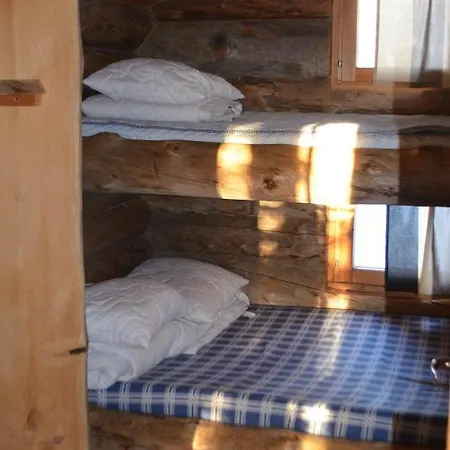 Arctic Log Cabin * ساريسيلكا