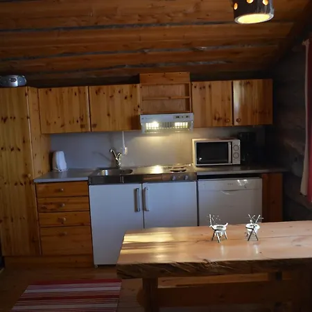 شاليه Arctic Log Cabin *