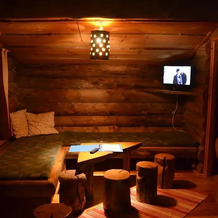 شاليه Arctic Log Cabin *