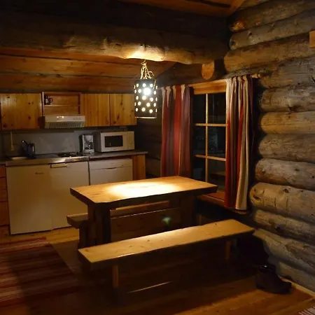Arctic Log Cabin * ساريسيلكا