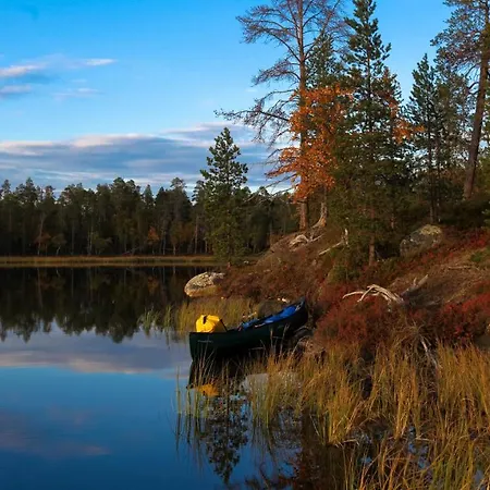 Arctic Log Cabin شاليه
